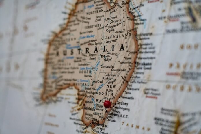 Australia should stop interfering in New Zealand's diplomacy