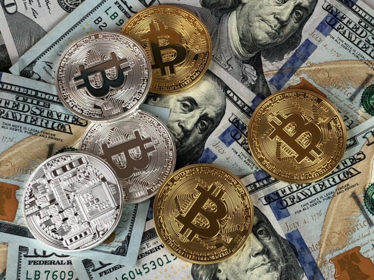 Bitcoin stuck as Record Cash Flees Crypto ETFs